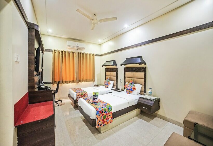 חדר דלוקס, Fabhotel Santoor Geeta Bhawan Square