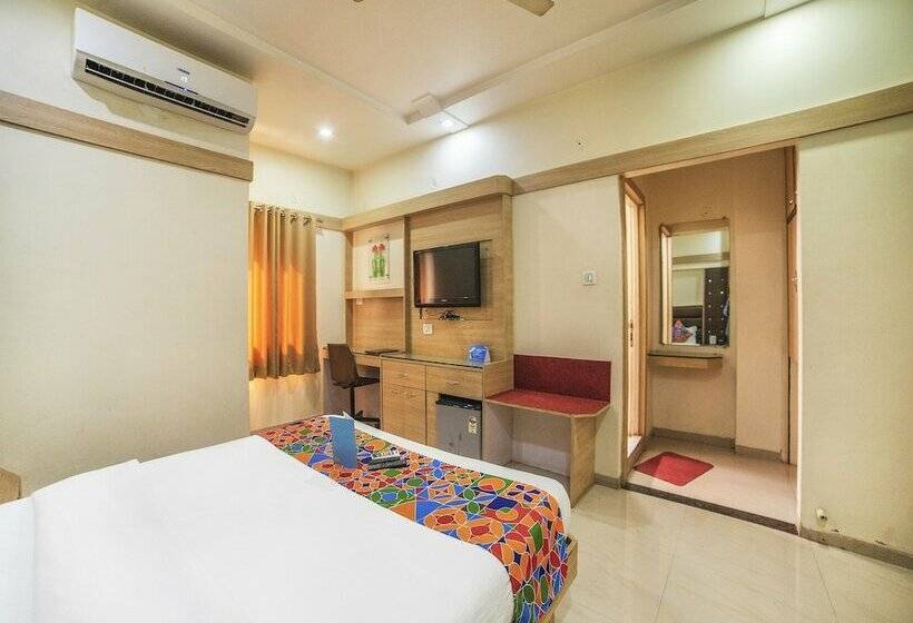 חדר דלוקס, Fabhotel Santoor Geeta Bhawan Square