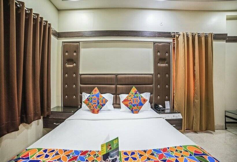 Номер Deluxe, Fabhotel Santoor Geeta Bhawan Square