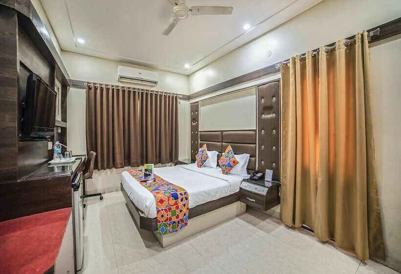 חדר דלוקס, Fabhotel Santoor Geeta Bhawan Square