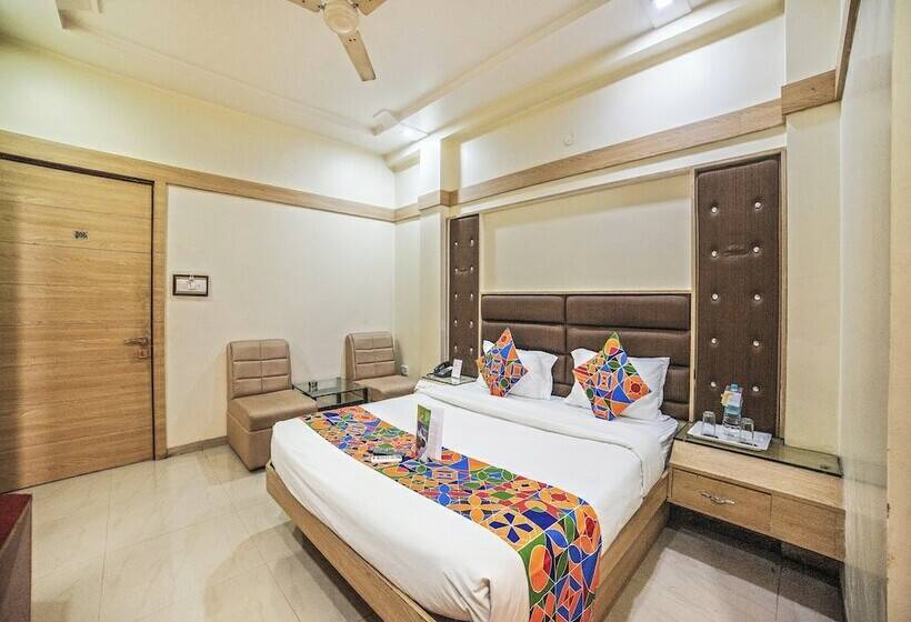 Номер Deluxe, Fabhotel Santoor Geeta Bhawan Square