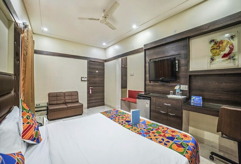 חדר דלוקס, Fabhotel Santoor Geeta Bhawan Square