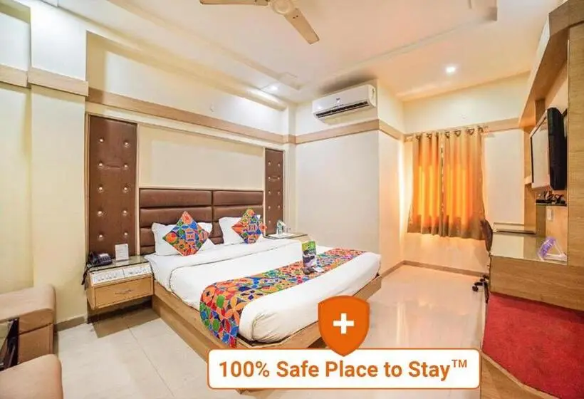 Executive Kolmen Hengen Huone, Fabhotel Santoor Geeta Bhawan Square
