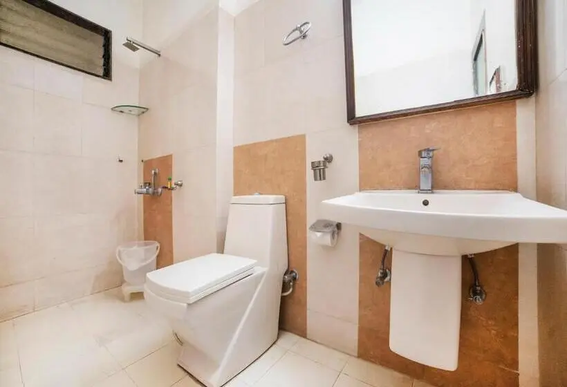 Sviitti, Fabhotel Santoor Geeta Bhawan Square