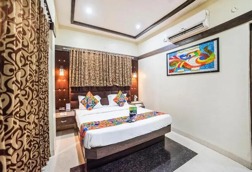 Sviitti, Fabhotel Santoor Geeta Bhawan Square
