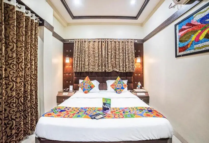 Sviitti, Fabhotel Santoor Geeta Bhawan Square