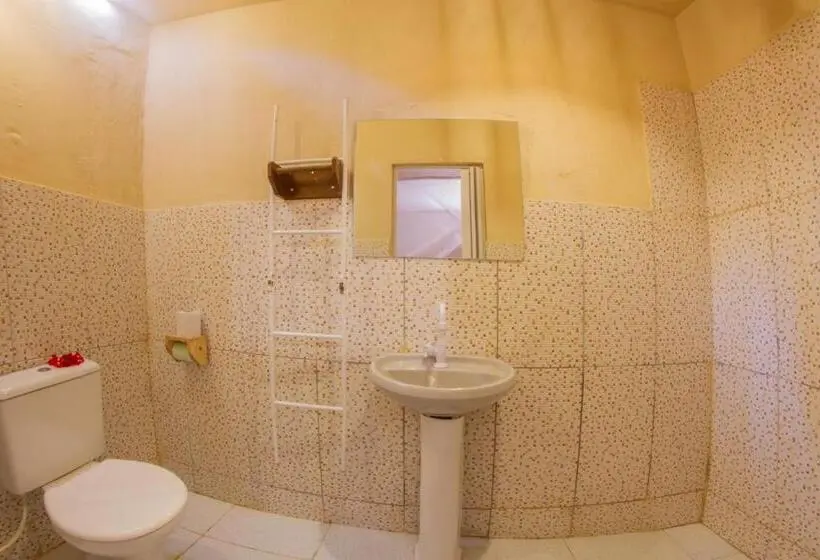 سوییت, Lataperajeri Hostel