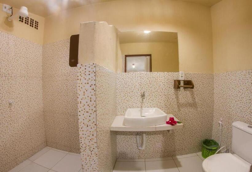 سوییت خانوادگی, Lataperajeri Hostel