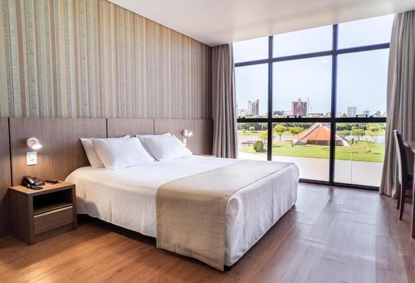 اتاق استاندارد با چشمانداز دریاچه, Bello