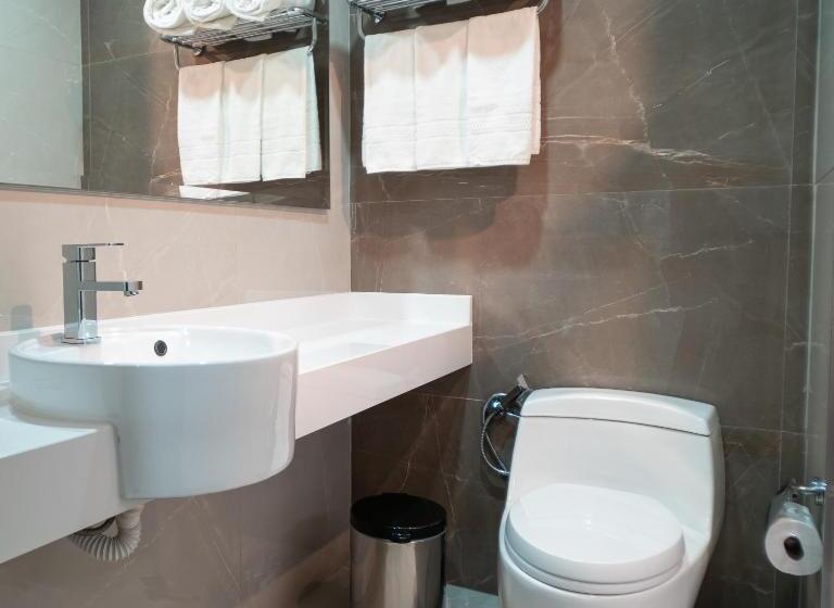 اتاق استاندارد سه نفره, Bello