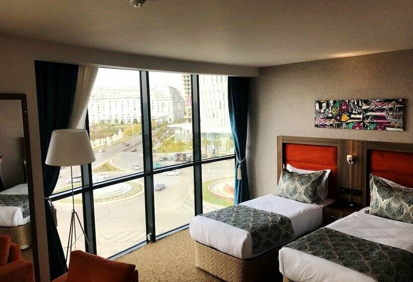 اتاق استاندارد با چشم‌انداز شهر, Sky Tower