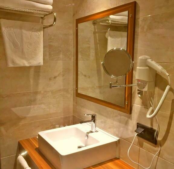 اتاق استاندارد با چشم‌انداز دریا, Sky Tower