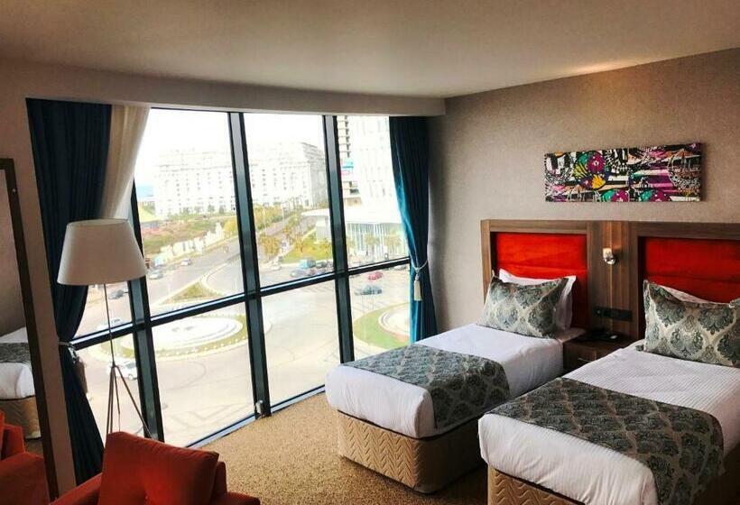 اتاق استاندارد با چشم‌انداز دریا, Sky Tower