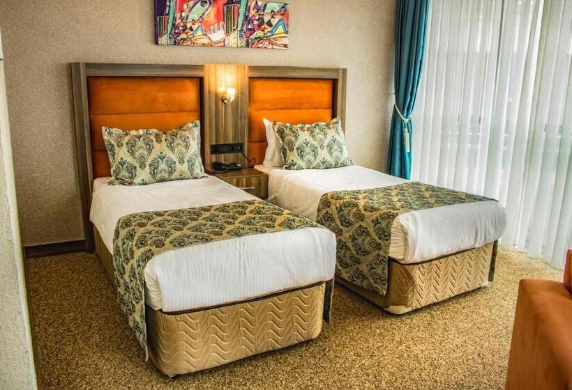 اتاق استاندارد با چشم‌انداز دریا, Sky Tower