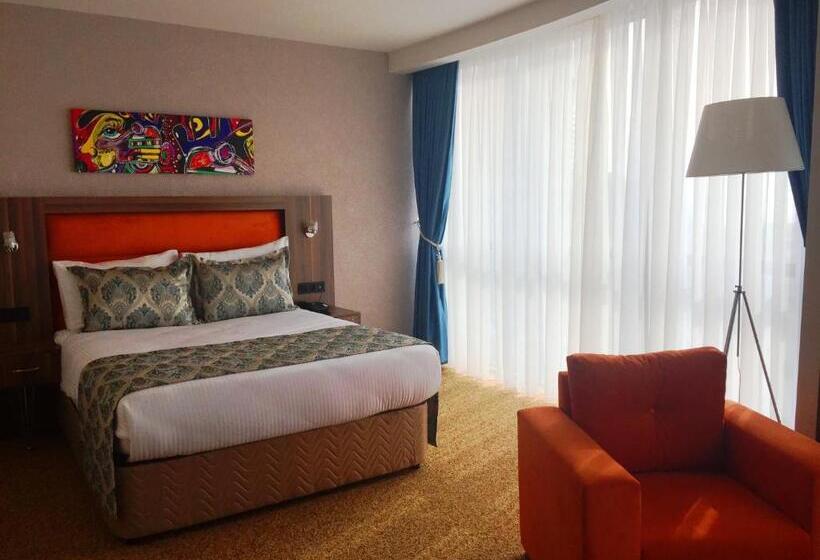 اتاق استاندارد با چشم‌انداز دریا, Sky Tower