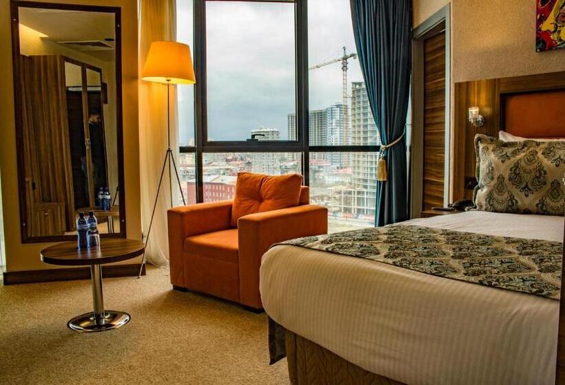 اتاق استاندارد با چشم‌انداز شهر, Sky Tower