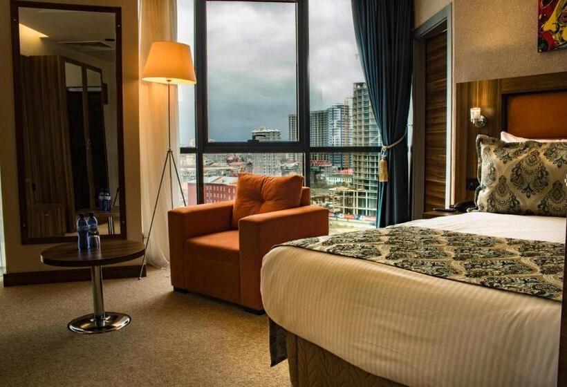 اتاق استاندارد با چشم‌انداز شهر, Sky Tower