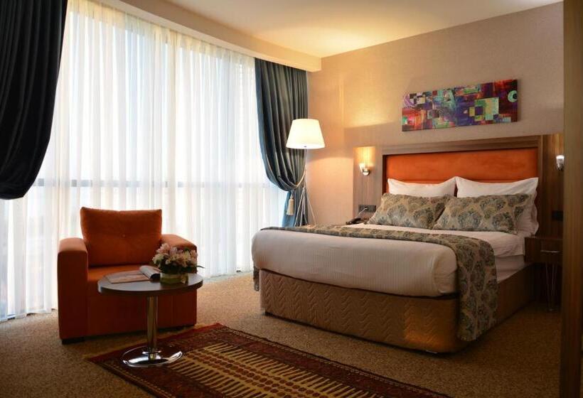 اتاق استاندارد با چشم‌انداز دریا, Sky Tower