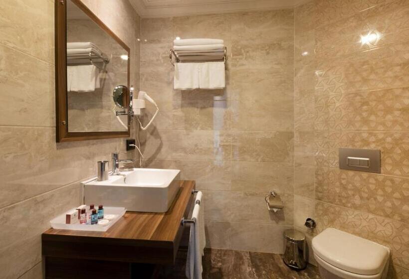 اتاق استاندارد با چشم‌انداز دریا, Sky Tower