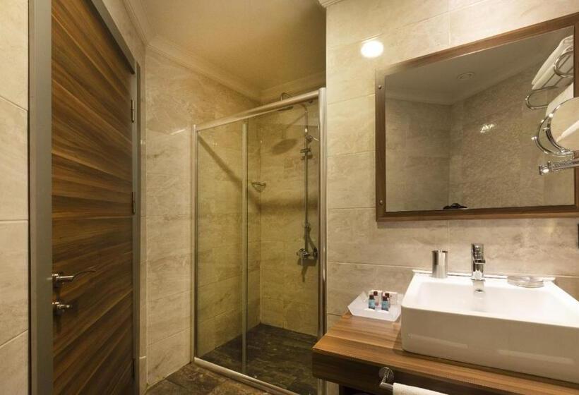 اتاق استاندارد با چشم‌انداز دریا, Sky Tower