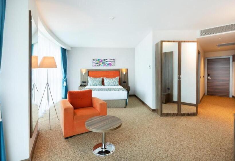 اتاق استاندارد با چشم‌انداز دریا, Sky Tower