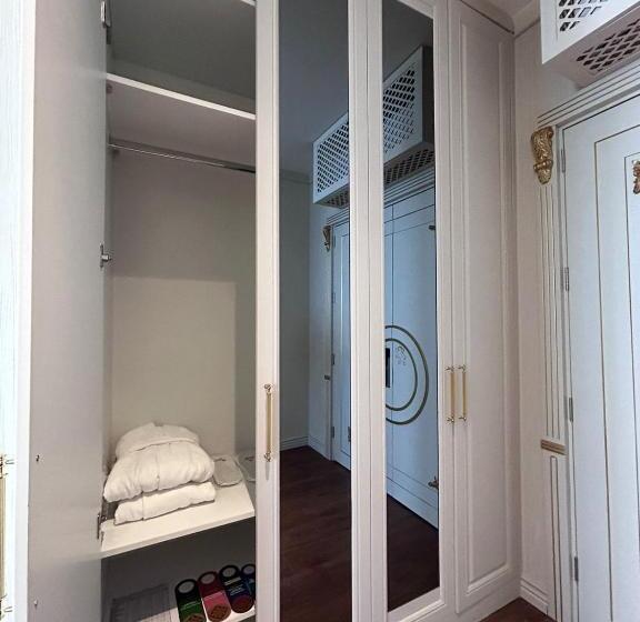 سوئیت پرزیدنت, Sky Tower