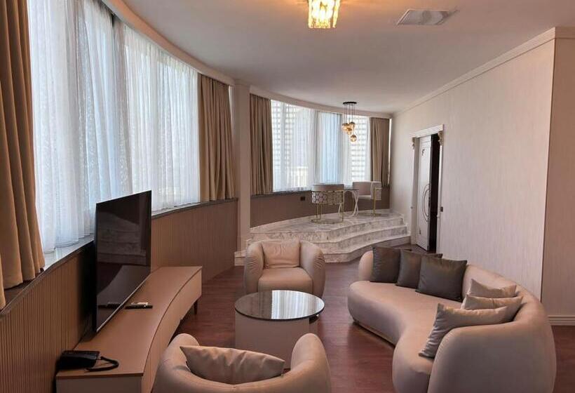 سوئیت پرزیدنت, Sky Tower