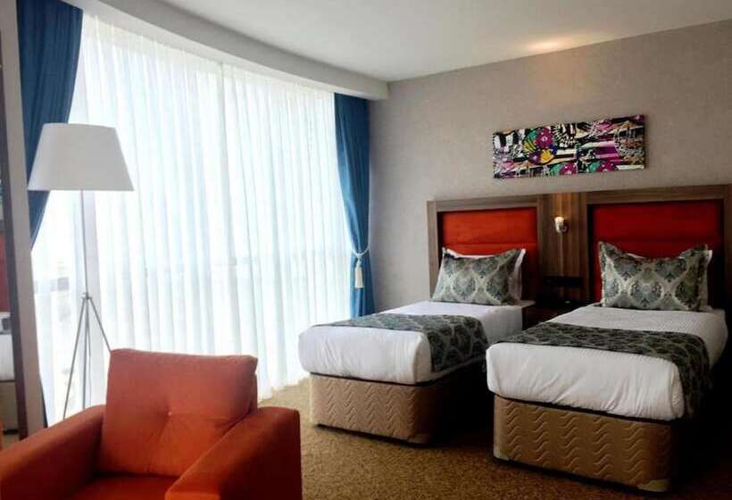 اتاق استاندارد با چشم‌انداز شهر, Sky Tower