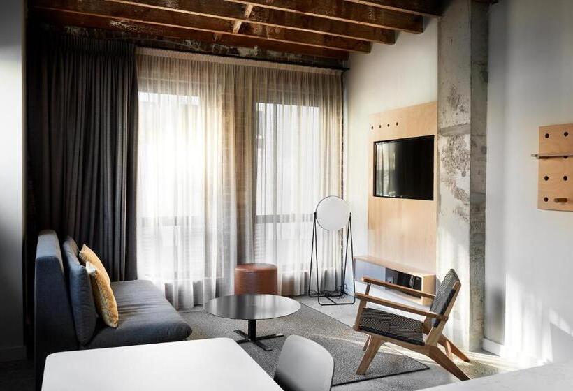 סוויטה, Veriu Broadway