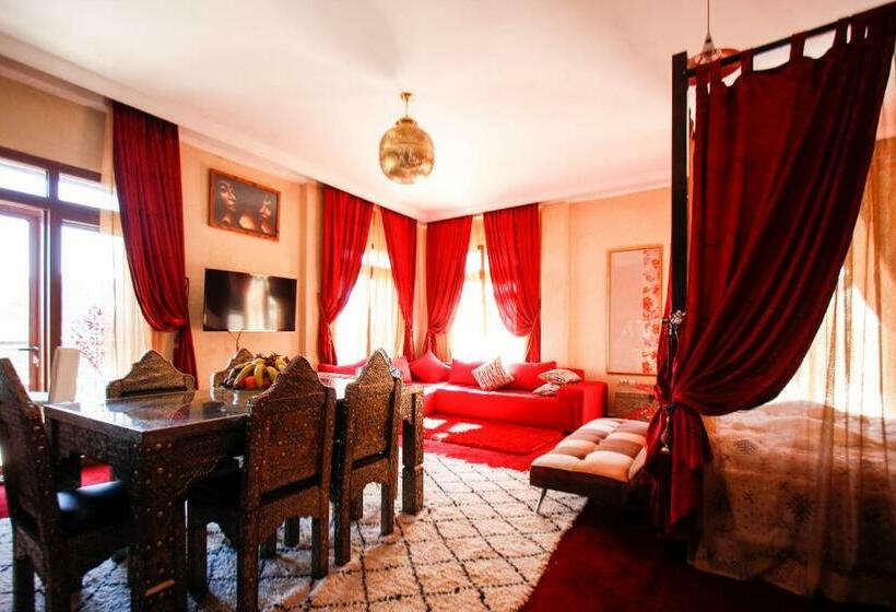 سوئیت رویال, Kasbah Ait Oumghar