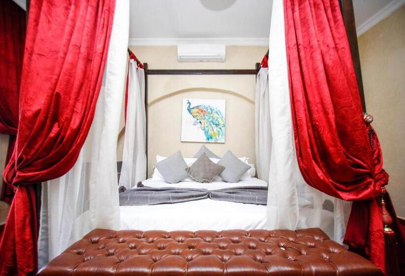 اتاق لوکس, Kasbah Ait Oumghar