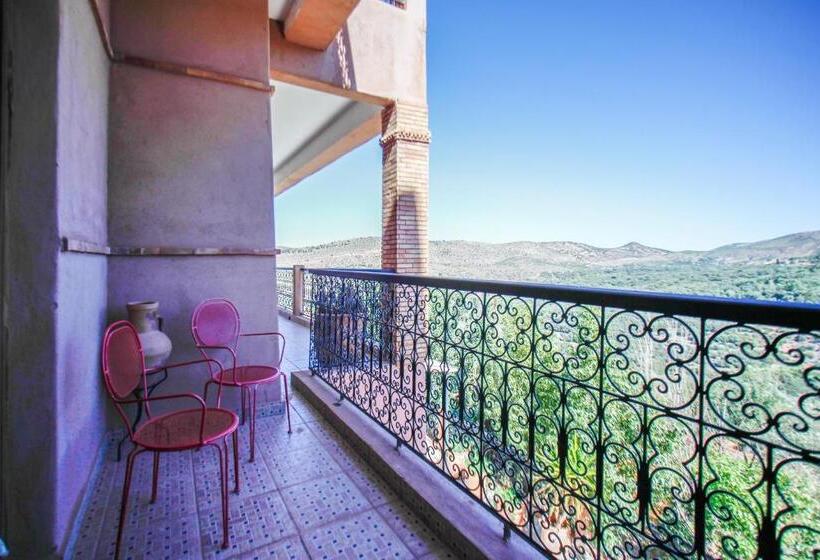 سوییت خانوادگی, Kasbah Ait Oumghar