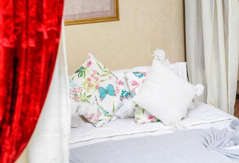 سوییت جونیور, Kasbah Ait Oumghar