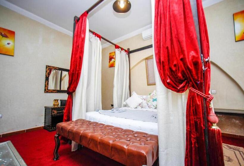 سوییت جونیور, Kasbah Ait Oumghar