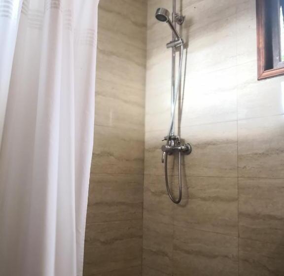 اتاق لوکس با بالکن, Small Hotel Goblin´s House