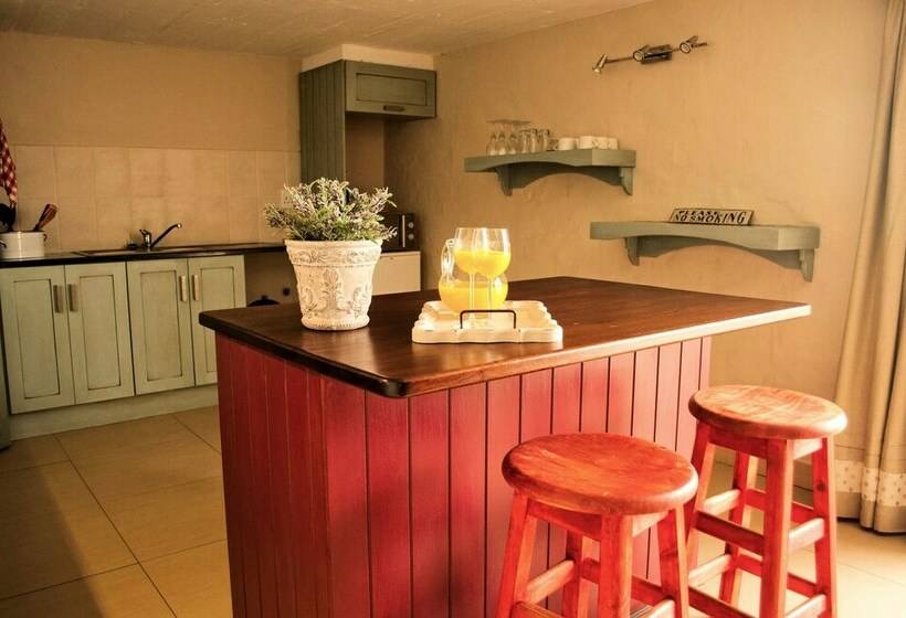 شقة غرفة واحدة, Stay 2 Live Groenkloof