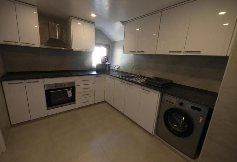 آپارتمان 3 خوابه, Suites Hôtel Les Charmilles & Spa