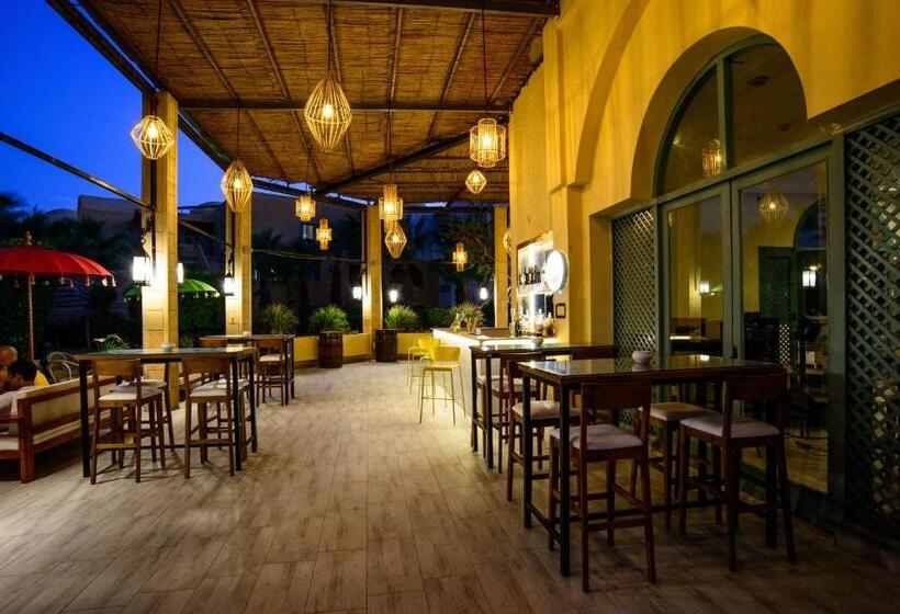 آپارتمان 3 خوابه, Suites Hôtel Les Charmilles & Spa