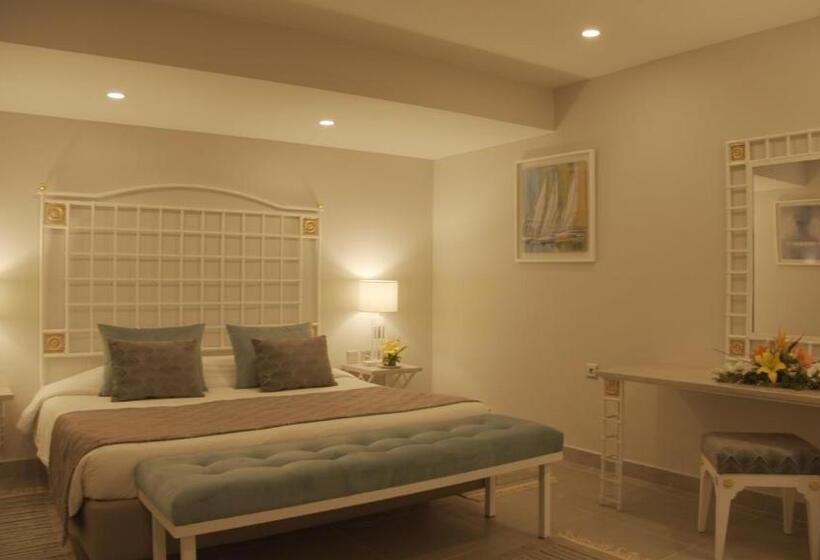 1 Bedroom Penthouse Apartment, Suites Hôtel Les Charmilles & Spa