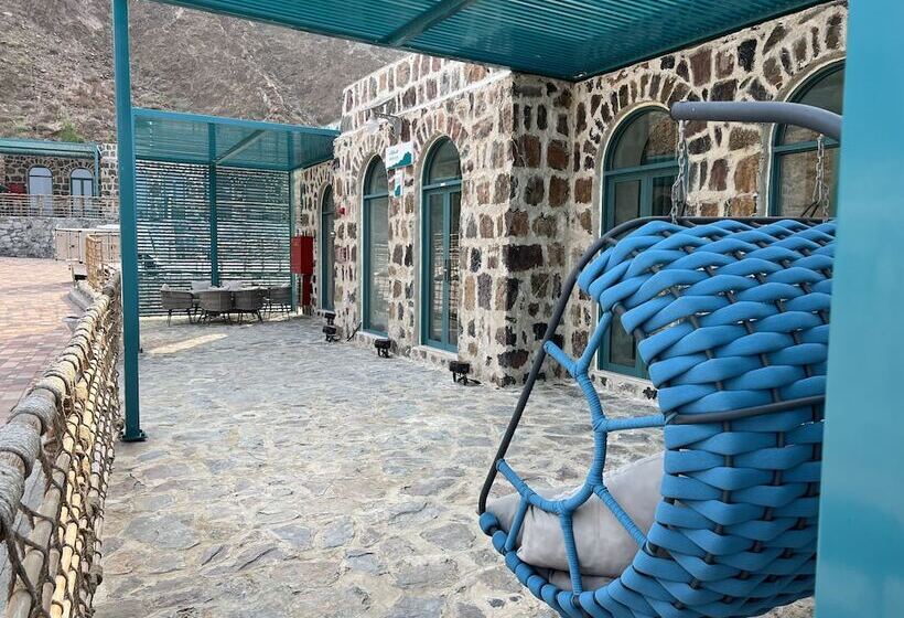 کلبه ییلاقی, Dibba Mountain Park Resort