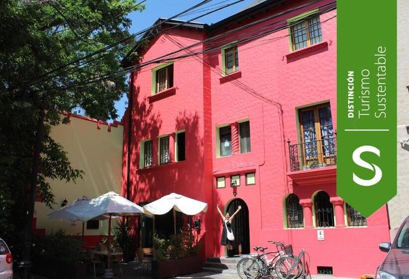 经济房, Aji Hostel