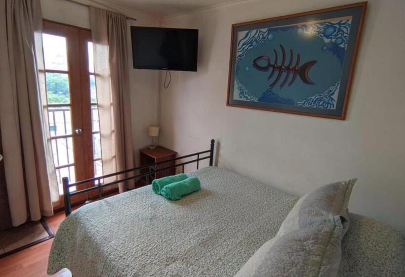 经济房, Aji Hostel