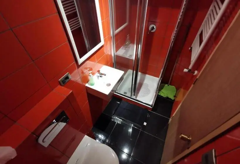 Standard-studio Terassi, French Andes Apart Hostel