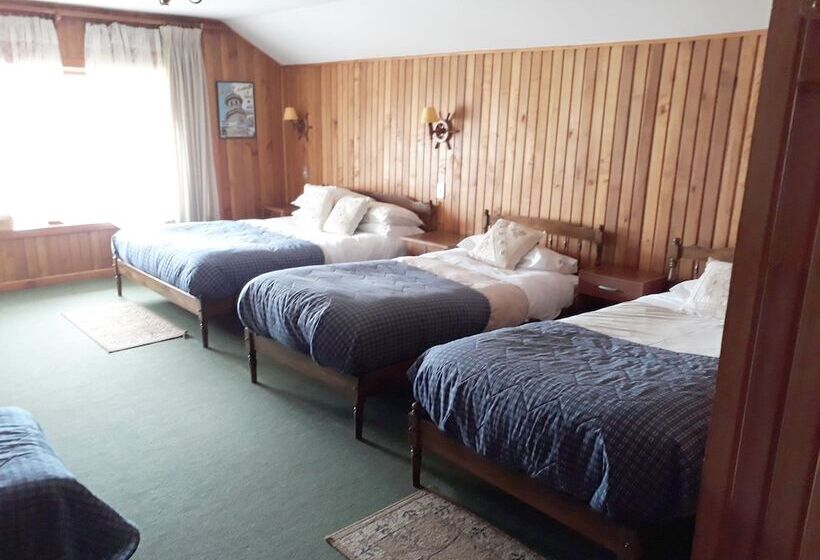 스탠다드 트리플 룸, Hostal Chancerel