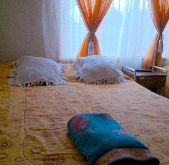 غرفة قياسية ثلاثية, Hostel Melinda