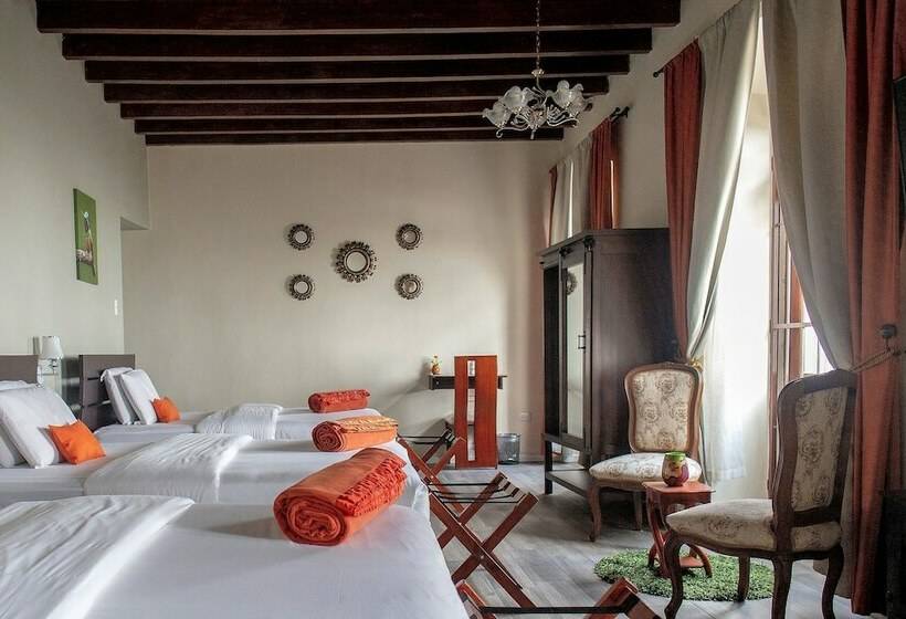 패밀리 룸, Colonial San Agustin