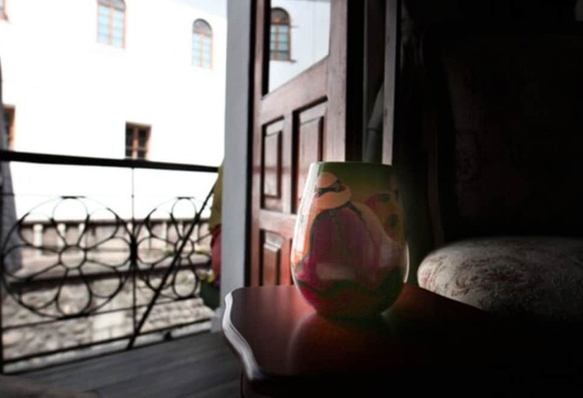 패밀리 룸, Colonial San Agustin