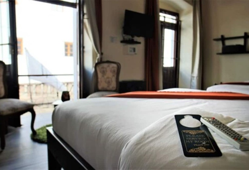 패밀리 룸, Colonial San Agustin