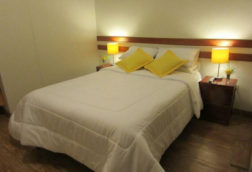 غرفة قياسية ثلاثية, Cusco House