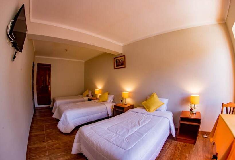 غرفة قياسية ثلاثية, Cusco House